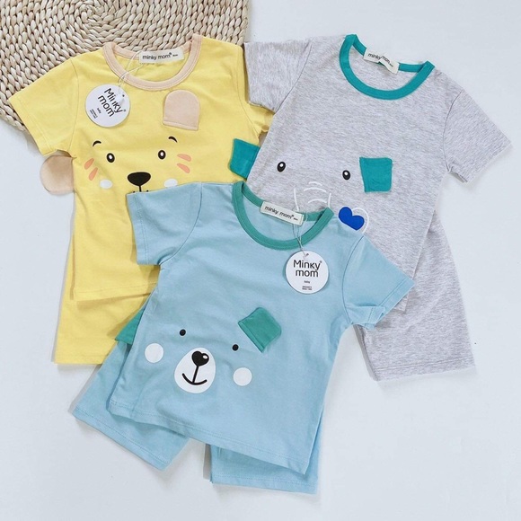 Baby clothes - Picture 1 of 2